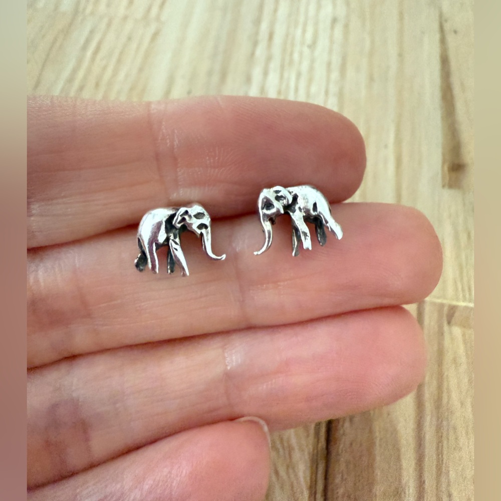 925 Sterling silver 3D elephant post earrings